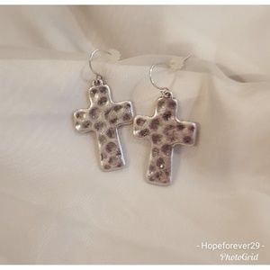 Cross hammered earrings silver and black